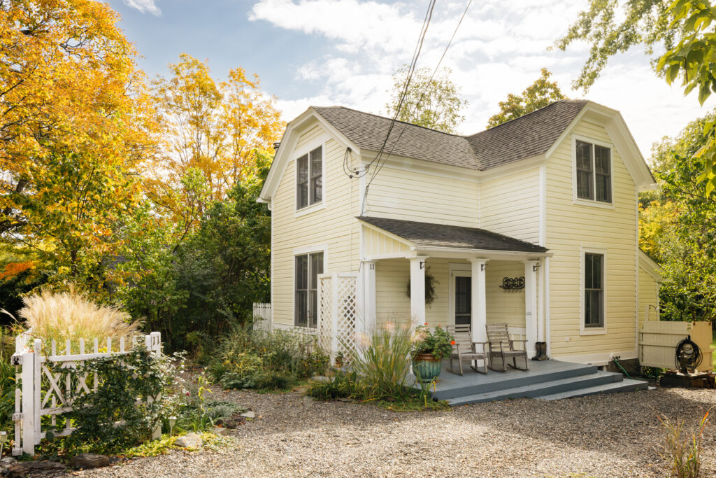 ESCAPE BROOKLYN Storybook Cottage in Tivoli, NY
